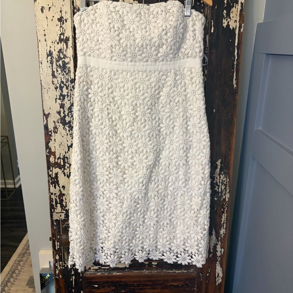Lilly Pulitzer floral eyelet Elegant White Lace Strapless Dress. Women’s size 10